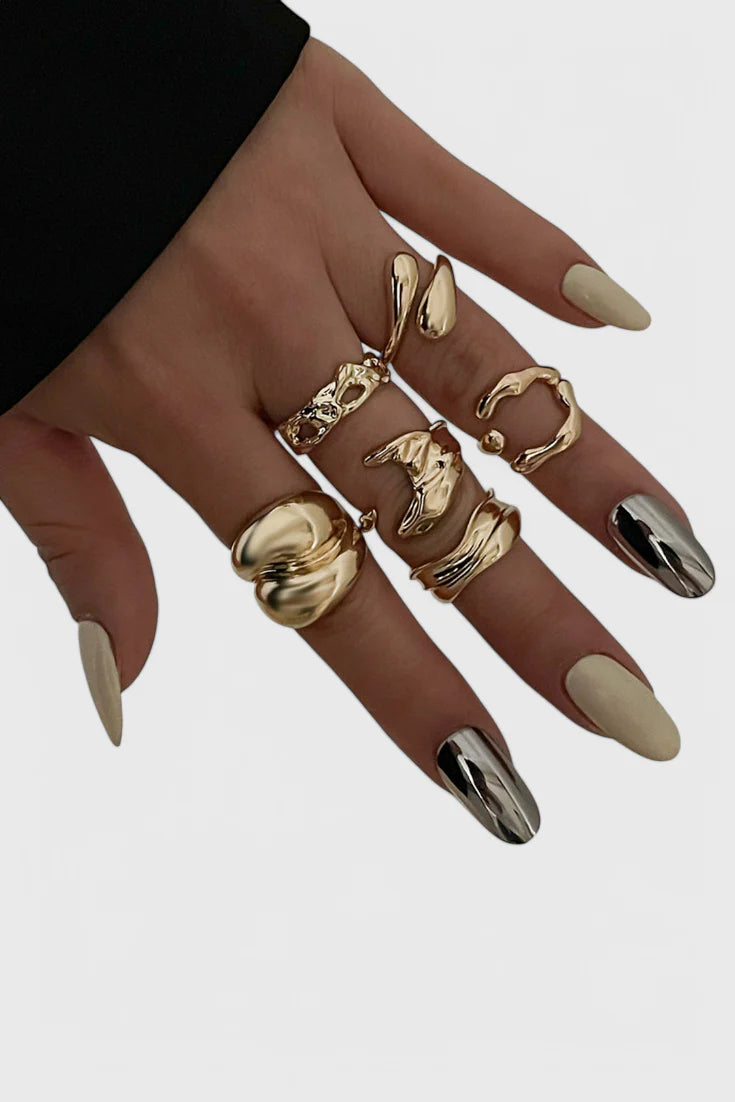 CLEO | ANILLO IRREGULAR DE MÚLTIPLES CAPAS