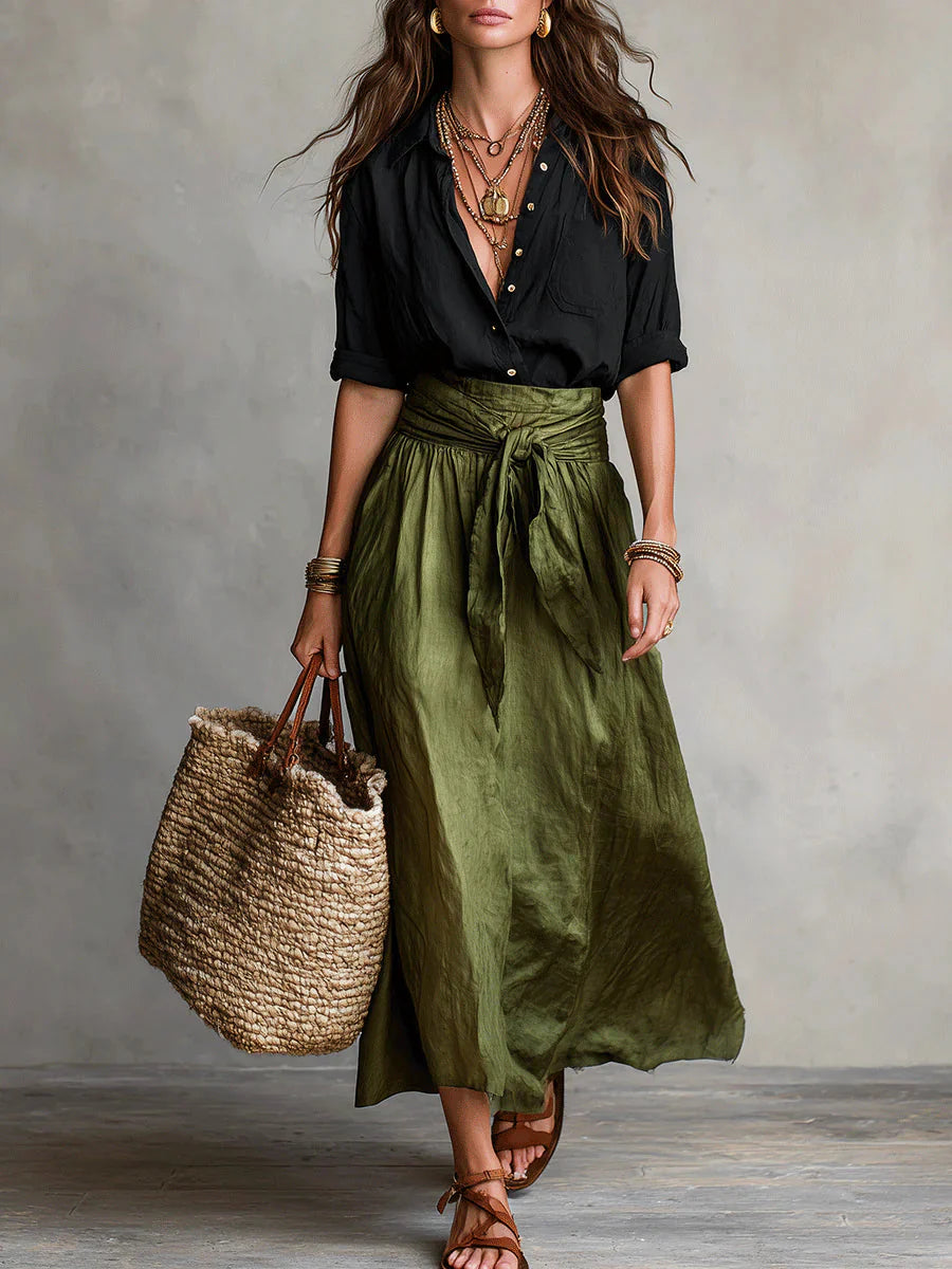 VERA | CONJUNTO DE DOS PIEZAS: CAMISETA NEGRA Y FALDA MIDI VERDE OLIVA